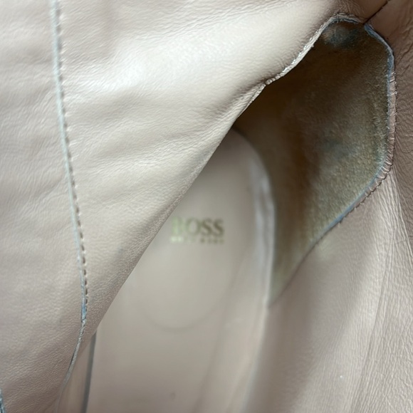 Hugo Boss Sz 39/US 9 Tall Croc Embossed Leather Zip Heel Boots - Picture 7 of 11